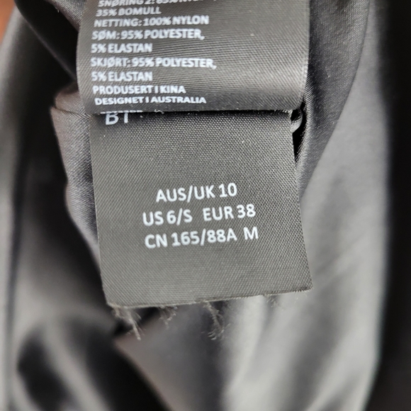 Bardot Faedra Lace Long Sleeve Bell Flare Sleeve Midi Sheath Dress - Picture 12 of 12